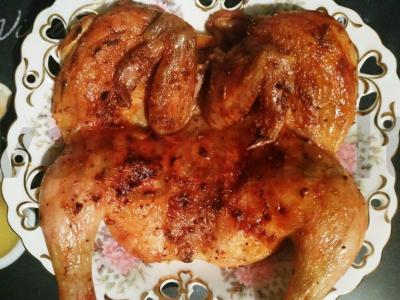 Keptas vištienos su prieskoniais pagrindine nuotrauka