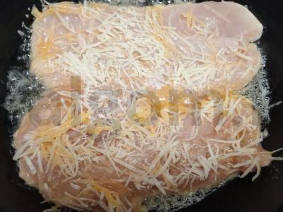 Vištienos krūtinėlės kotletai sūrio paniravime Žingsnis 7