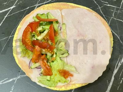 Daržovių tortilija su kalakutiena pusryčiams Žingsnis 6