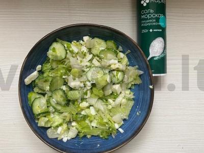 Salotas „Žalias“ su mocarela ir kiaušiniu pagrindine nuotrauka