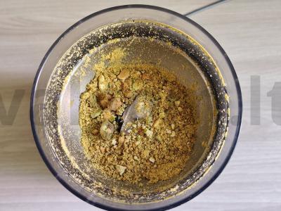 Ledų desertas su aviečių uogiene ir pistacijomis Žingsnis 2