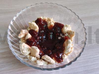 Ledų desertas su aviečių uogiene ir pistacijomis Žingsnis 4