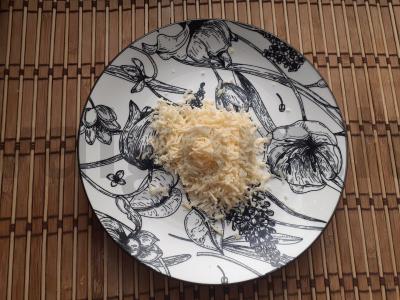 Bulvių kotletai su sūriu vakarienei Žingsnis 1