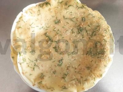 Blynai su keptu sezamu ir krapais pagrindine nuotrauka