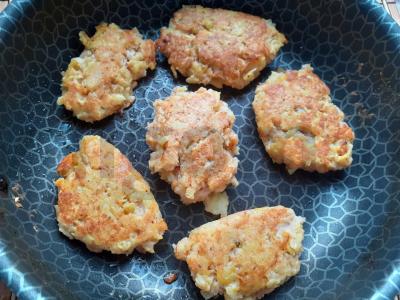 Bulvių kotletai su sūriu vakarienei Žingsnis 4