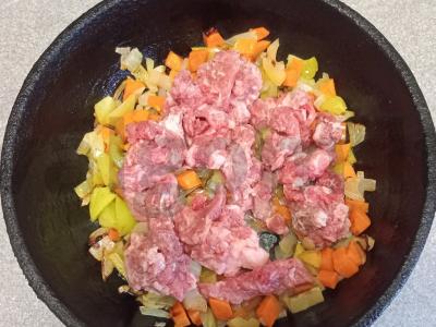 Bulguras su veršiena ir daržovėmis Žingsnis 3