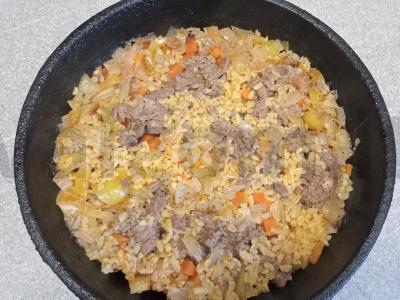 Bulguras su veršiena ir daržovėmis Žingsnis 7