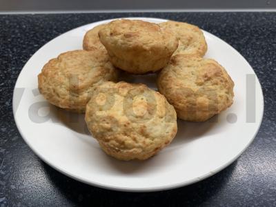 Jogurtiniai keksiukai su sviestu pagrindine nuotrauka