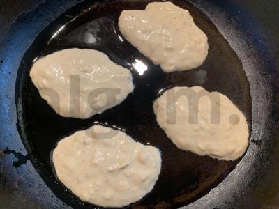 Bananų ir vaisių tyrės blynai Žingsnis 5