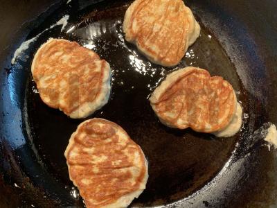 Bananų ir vaisių tyrės blynai Žingsnis 6