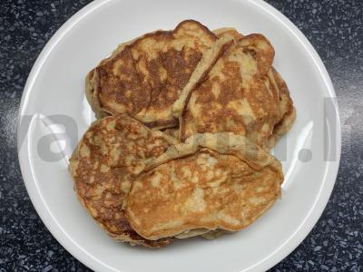 Bananų ir vaisių tyrės blynai pagrindine nuotrauka