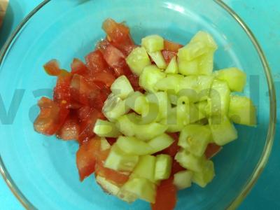 Avokadų, pomidorų ir česnako sviesto brusketė Žingsnis 2