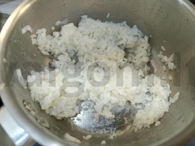 Onigiri su pomidorais ir avokadu Žingsnis 1