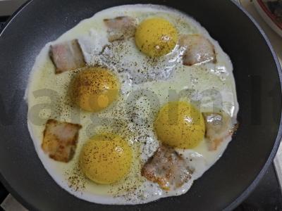 Kiaušinienė su šonine ir žirneliais Žingsnis 3