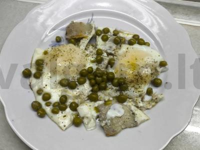 Kiaušinienė su šonine ir žirneliais pagrindine nuotrauka