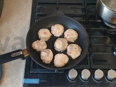 Švelnios žuvies kotletai su ryžiais Žingsnis 5