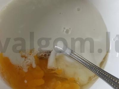 Bananų blynai pusryčiams Žingsnis 2