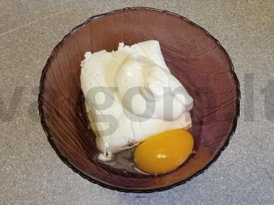 Varškės apkepas su kukurūzų dribsniais Žingsnis 2