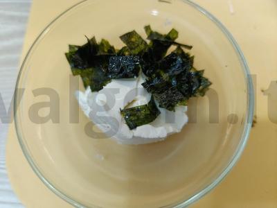 Ryžių rutuliukai su varškės sūriu ir šviežiu agurku Žingsnis 1