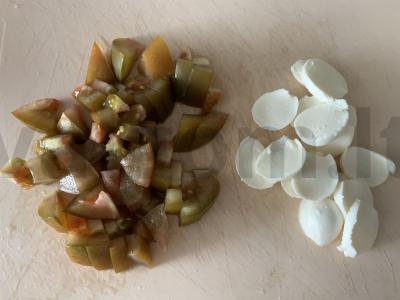 Salotos su pomidorais, mocarela ir imbieru Žingsnis 1