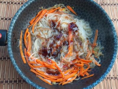 Funchosa su daržovėmis ir terijaki padažu Žingsnis 4