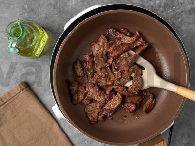 Salotos su jautiena azijietišku stiliumi Žingsnis 1