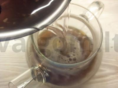 Cikorijos gėrimas su avietėmis ir erškėtrožėmis Žingsnis 3