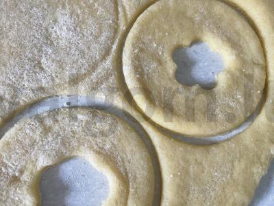 Žiedai su riešutais ir razinomis per 25 minutes Žingsnis 5