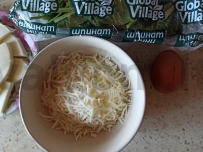 Keto pica iš migdolų miltų su špinatais Žingsnis 1