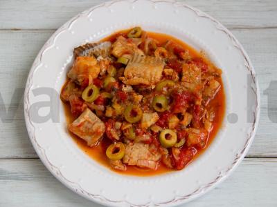 Žuvies troškinys su alyvuogėmis pagrindine nuotrauka