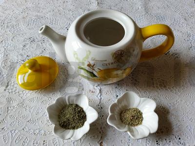 Mėtų arbata su rozmarinu ir šaltalankiais Žingsnis 1