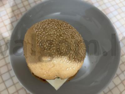 Namų burgeriai su sultingomis kotletomis Žingsnis 11