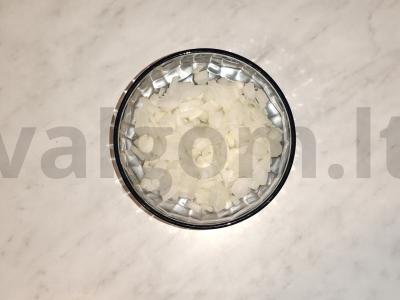 Sluoksniuotas salotas su karštai rūkyta skumbre Žingsnis 2