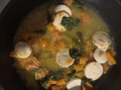 Kiaušinienė su daržovėmis ir dešrele pusryčiams Žingsnis 9