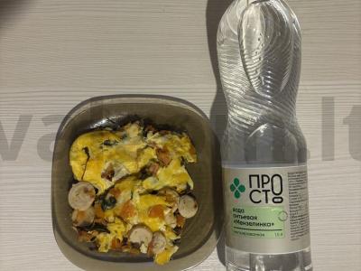 Kiaušinienė su daržovėmis ir dešrele pusryčiams Žingsnis 13