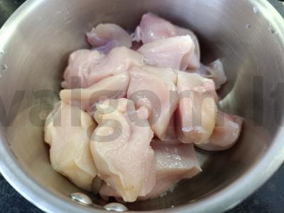 Vištienos piurė su avižiniais dribsniais ir acidofiliu Žingsnis 1