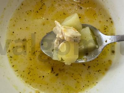 Sūrio sriuba su vištienos filė ir bulvėmis pagrindine nuotrauka