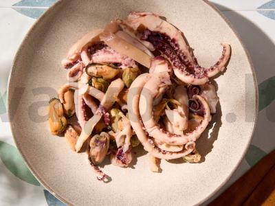 Salotas su ryžiais, alyvuogėmis ir jūros kokteiliu Žingsnis 4