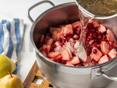 Kriaušių uogienė su spanguolėmis Žingsnis 4