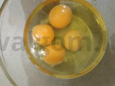 Kiaušiniai su prieskoniais ir graikišku jogurtu Žingsnis 1