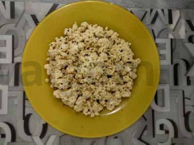 Kiaušiniai su prieskoniais ir graikišku jogurtu pagrindine nuotrauka