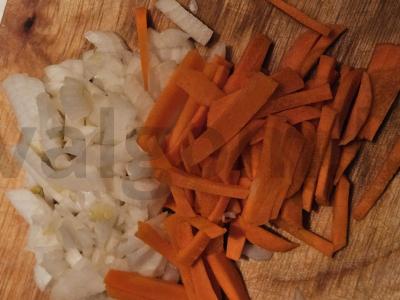 Makaronai su jautienos faršu pomidorų padaže Žingsnis 1