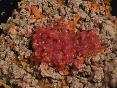 Makaronai su jautienos faršu pomidorų padaže Žingsnis 3