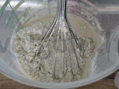 Ažūriniai blynai su braškių pieno kokteiliu Žingsnis 3