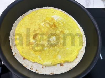 Greitas tortilijų pusryčių receptas per 10 minučių Žingsnis 5