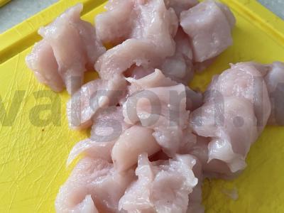 Vištienos gabaliukai su prieskoniais ir žolelėmis Žingsnis 1