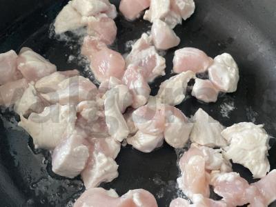 Vištienos gabaliukai su prieskoniais ir žolelėmis Žingsnis 3