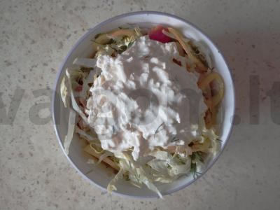 Salotos iš sunokusių vyšnių pomidorų su stracciatella sūriu Žingsnis 6