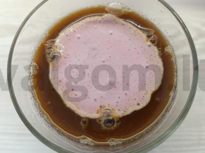 Cikorija su plakta grietinėle ir braškėmis pagrindine nuotrauka