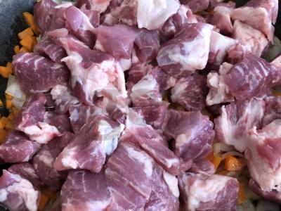 Kiaulienos kaklas su prieskonių padažu Žingsnis 4